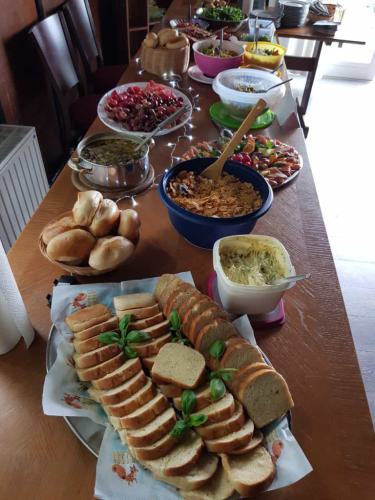 Buffet-2-2-768x1024-1